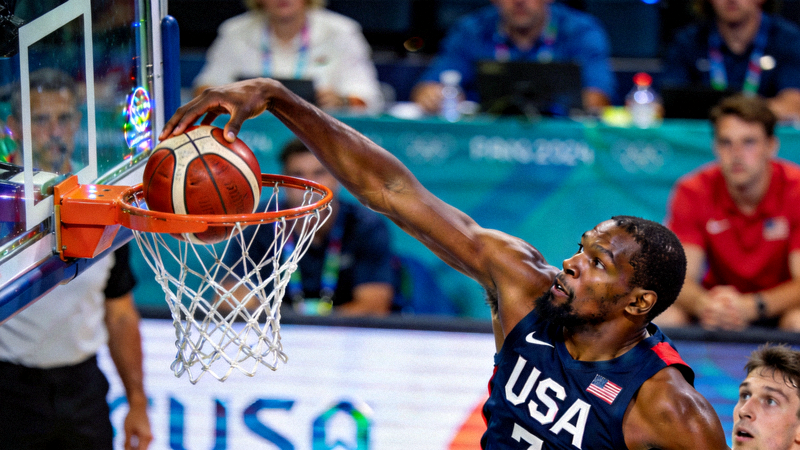 FIBA篮球世界杯美国队小组赛精彩扣篮瞬间